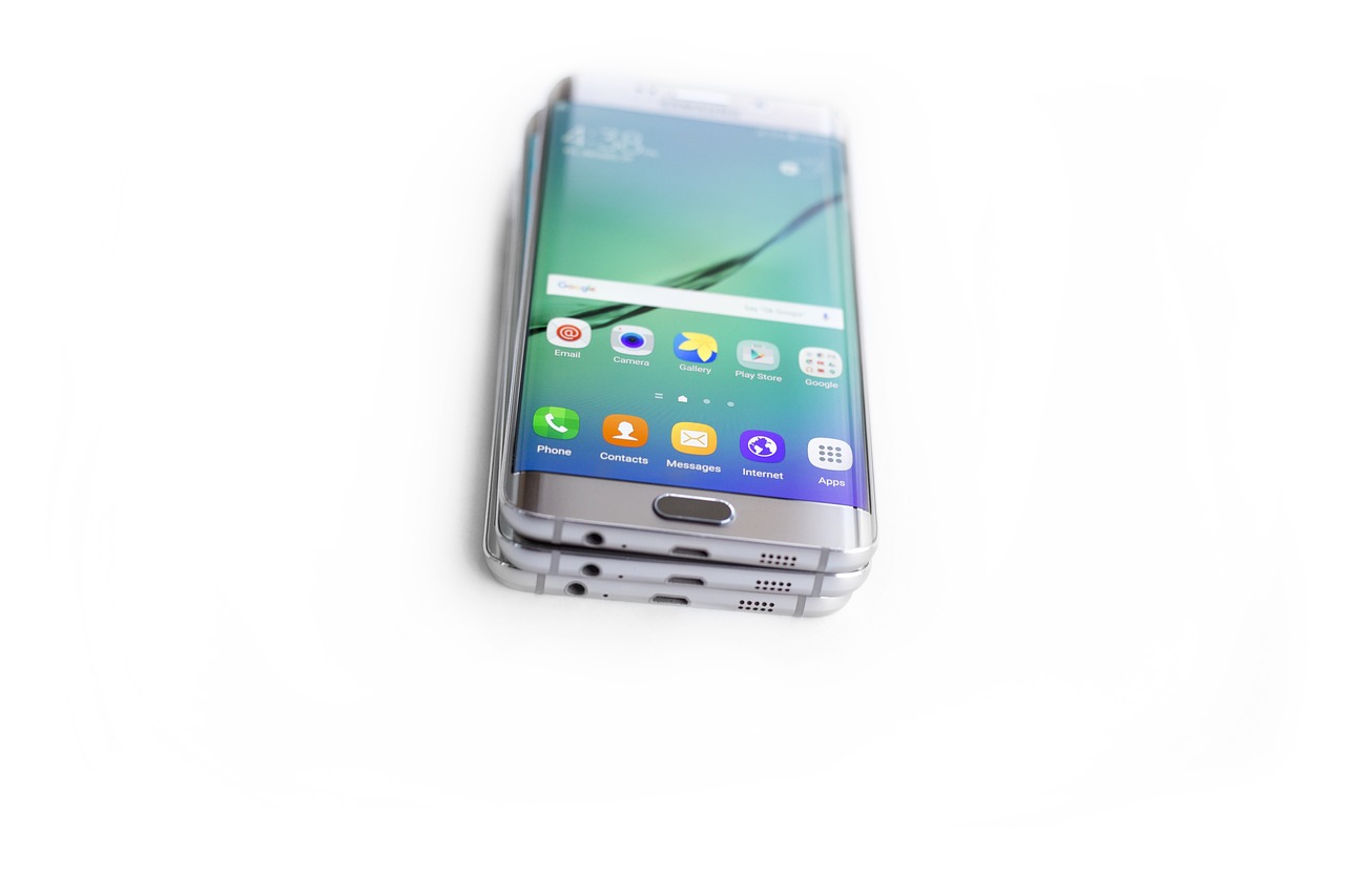 三星Galaxy S7 Edge 7100白色款閃耀登場(chǎng)，最新報(bào)價(jià)一覽