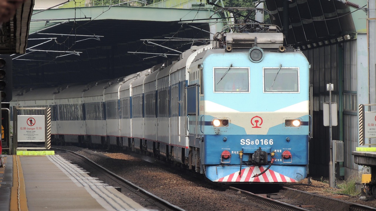 五菱燃油觀光車最新款，現(xiàn)代都市便捷與舒適的探索之旅