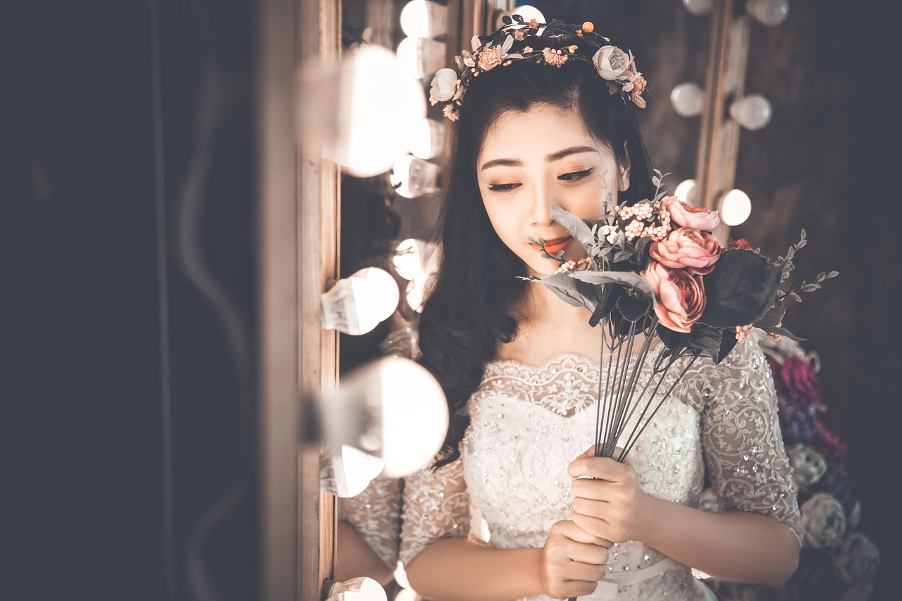 迪奧最新眼影引領(lǐng)時(shí)尚風(fēng)潮，魅力眼神盡在掌握